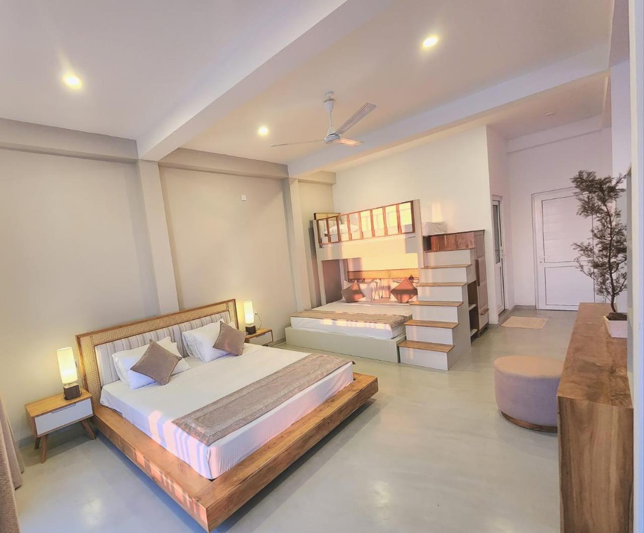 Hotel Blue Note Hikkaduwa Buitenkant foto